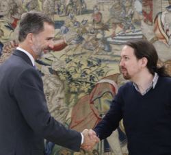 Su Majestad el Rey recibe el saludo del representante de Unidos Podemos, Pablo Manuel Iglesias Turrión