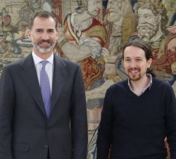 Don Felipe junto al representante de Unidos Podemos, Pablo Manuel Iglesias Turrión