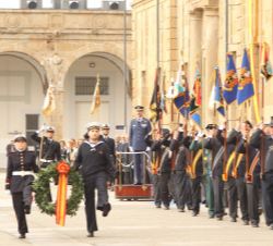 Su Majestad el Rey durante el acto de Homenaje a los que dieron su vida por España