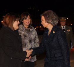 Su Majestad la Reina Doña Sofía recibe el saludo de la presidenta del Parlamento de las Illes Balears, Consuelo Huertas