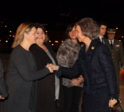 Su Majestad la Reina Doña Sofía recibe el saludo de la delegada del Gobierno en la Comunidad Autónoma de Illes Balears, María Salom