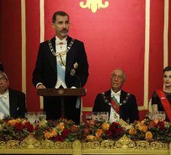 Don Felipe durante su intervención en la cena celebrada en el Palacio de los Duques de Braganza