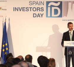 Su Majestad el Rey durante su intervención en el “Spain Investors Day”