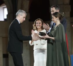 Su Majestad la Reina entrega el Premio Nacional de Innovación 2016 en la modalidad "Compra Pública Innovadora", a la Agencia Gallega de Inno