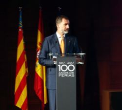 Su Majestad el Rey durante su intervención en acto conmemorativo del centenario de la fundación de la Feria de Valencia