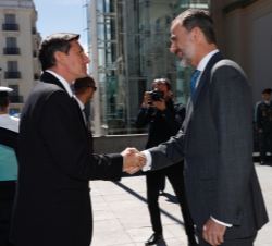 Su Majestad el Rey recibe a Su Excelencia el Presidente de la República de Eslovenia, Sr. Borut Pahor, a su llegada al Museo