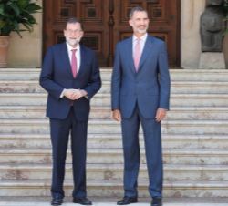 Don Felipe, con el presidente del Gobierno, Mariano Rajoy