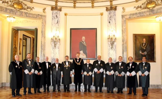 Su Majestad el Rey con los miembros de la Sala de Gobierno del Tribunal Supremo