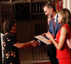 Su Majestad el Rey entrega el Premio Nacional Fomento de la Lectura 2016 a Cristina Sanmamed Prieto, co-propietaria de “La Puerta de Tannhäuser&
