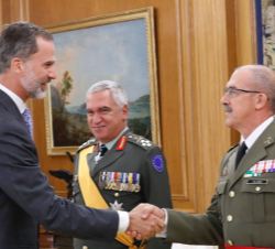 Su Majestad el Rey recibe el saludo del jefe de Estado Mayor de la Defensa, Fernando Alejandre Martínez