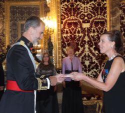 Su Majestad el Rey recibe la Carta Credencial de manos de la embajadora de la República de Finlandia, Tiina Jortikka Laitinen