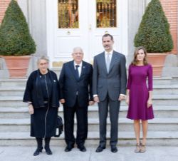 Sus Majestades los Reyes junto al Presidente del Estado de Israel y la Señora Nechama Rivlin a su llegada al Palacio de La Zarzuela