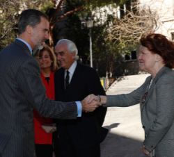 Su Majestad el Rey recibe el saludo de la secretaria general del CES, Soledad Córdova