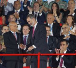 Su Majestad el Rey y el presidente del Comité Internacional de los Juegos Mediterráneos, Amar Adaddi, momentos antes de la inauguración
