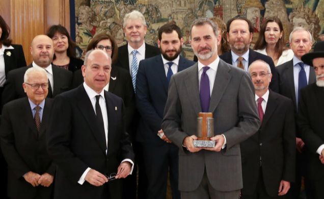 Su Majestad el Rey recibe el Premio Senador Ángel Pulido