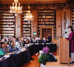Su Majestad la Reina Silvia de Suecia durante su intervención en el Congreso "Dementia Forum X"
