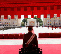 Su Majestad el Rey durante el acto de homenaje a los que dieron su vida por España