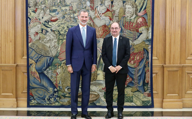 Su Majestad el Rey junto al presidente de Aragón, Francisco Javier Lambán Montañés