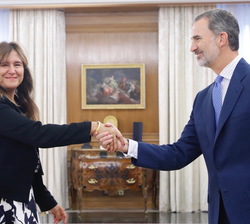 Su Majestad el Rey recibe el saludo de la representante de Junts (Junts per Catalunya-Junts), Laura Borrás Castanyer