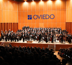 Vista general de la Orquesta Sinfónica del Principado de Asturias y el Coro de la Fundación Princesa de Asturias