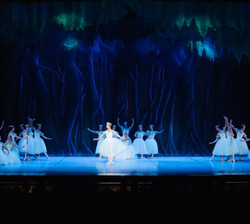 Sus Majestades los Reyes pudieron disfrutar del Ballet clásico a cargo del Ballet Nacional de Cuba