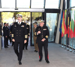 Su Majestad el Rey a su entrada al edificio del Cuartel General Operacional Atalanta