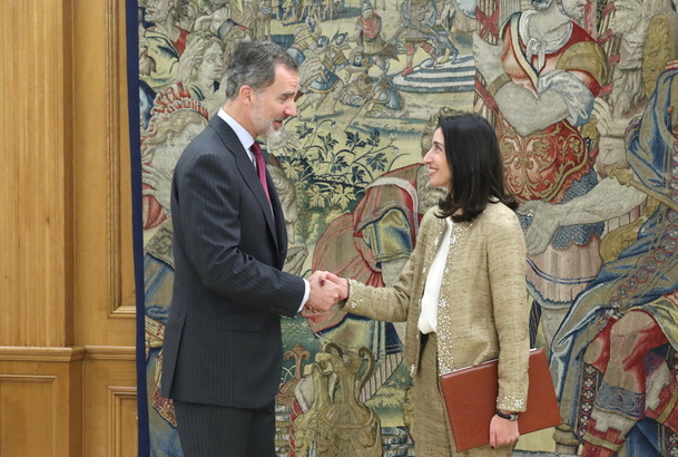 Su Majestad el Rey recibe el saludo de la presidenta del Senado, María Pilar Llop Cuenca