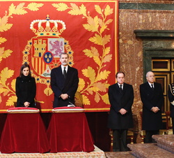 Sus Majestades los Reyes durante el funeral por la Infanta Doña Pilar