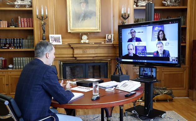 Su Majestad el Rey en videoconferencia con el Centro Español de Logística