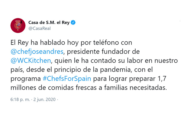 Su Majestad el Rey ha conversado con el Chef José Andrés, fundador de la ONG World Central Kitchen, que ha desplegado un programa para ofrecer comida fresca en España