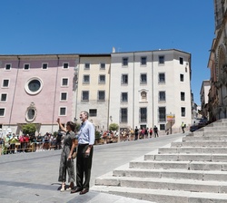 Don Felipe y Doña Letizia frente a la Catedral de Cuenca