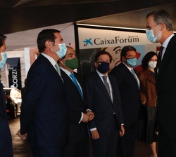 Su Majestad el Rey recibe el saludo del presidente de la Confederación Española de Organizaciones Empresariales, Antonio Garamendi