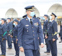 Su Majestad el Rey finaliza la revista a una Escuadrilla de Honores del Ejército del Aire