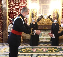 Su Majestad el Rey recibe la Carta Credencial de manos del embajador de la República de Bulgaria, Sr. Aleksey Elenkov Andreev