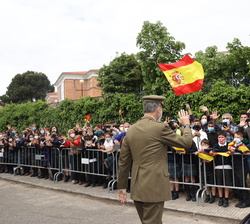 Su Majestad el Rey recibe una calurosa bienvenida de los ciudadanos de Valencia de Alcántara