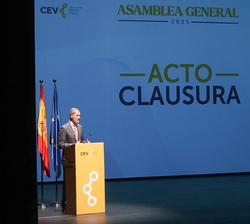 Su Majestad el Rey durante su intervención en la Asamblea General de la Confederación Empresarial de la Comunitat Valenciana (CEV)