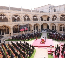Vista general del Claustro del Monasterio de los Jerónimos de Santa María de Belém durante la celebración de las ceremonias fúnebres