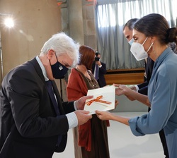 Su Majestad la Reina entrega el Premio Nacional de Literatura, en su modalidad Ensayo 2019 a Don Xosé Manuel Núñez