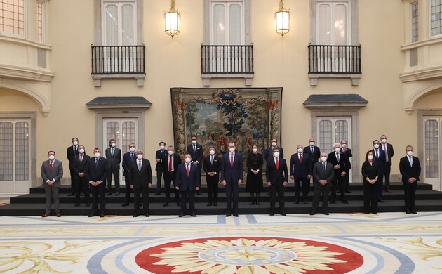 Su Majestad el Rey junto a una representación de la Confederación Empresarial de Hostelería de España
