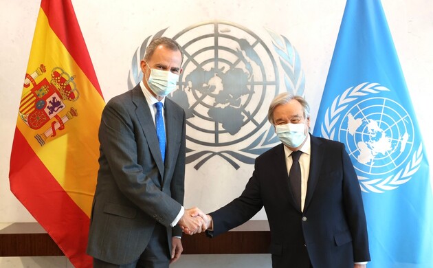 Su Majestad el Rey junto al Secretario General de Naciones Unidas, Sr. Antonio Guterres