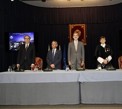 El Rey preside la inauguración los Cursos de la Universidad Internacional Menéndez Pelayo, con motivo de su 90º aniversario