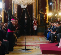 Vista general del Salón del Trono durante el discurso de monseñor Bernardito Cleopas Auza, nuncio de Su Santidad el Papa