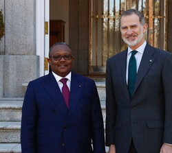 Don Felipe y el Presidente de la República de Guinea-Bissau en el Palacio de La Zarzuela antes del encuentro mantenido