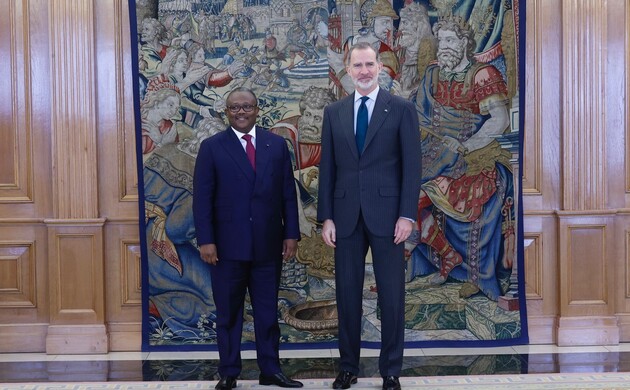 Su Majestad el Rey acompañado del Presidente de la República de Guinea-Bissau, antes del encuentro mantenido en el Palacio de La Zarzuela
