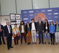 Su Majestad el Rey junto a los candidatos al Premio Social 2023 de la Fundación Princesa de Girona (FPdGi)