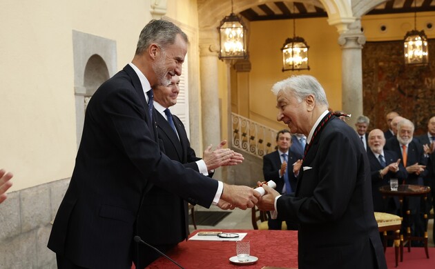 El Rey entrega al profesor Giovanni Muto el Premio de Historia Órdenes Españolas