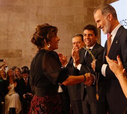 Su Majestad el Rey entrega el “Premio Rei Jaume I” a Guillermina López-Bendito, en Investigación Médica