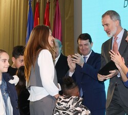 Sus Majestades los Reyes entregan el “Premio Princesa de Girona Escuela del año 2022”