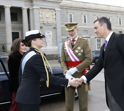 Su Alteza Real la Princesa de Asturias recibe el saludo del Presidente del Gobierno