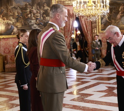 Su Majetsad el Rey recibe el saludo del jefe de Estado Mayor de la Defensa